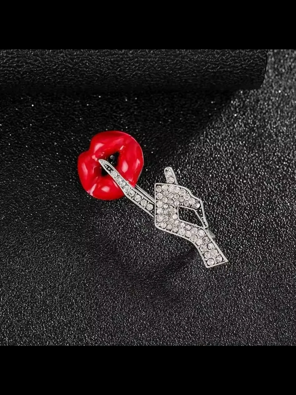 Red Lip & Crystal Hand Brooch - Picture 2 of 4